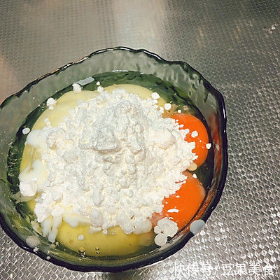 酸奶爆浆蛋糕|口感轻盈最适合神仙小姐姐的酸奶爆浆蛋糕