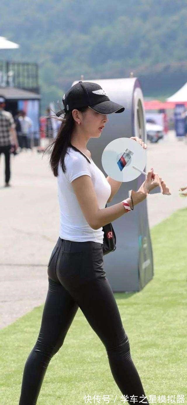 短靴 温柔有质感的打底裤穿搭,看上去年轻有活力,搭配容易!