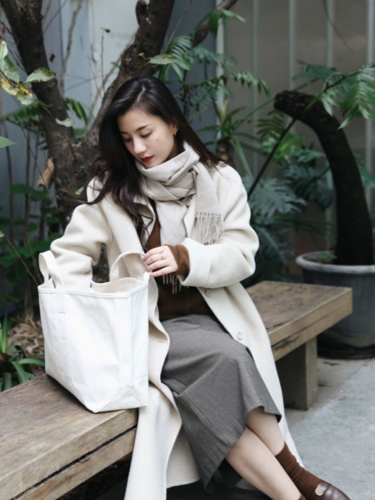 下半身|秋冬的大衣穿搭指南!搭配上半身裙或直筒裤,提升气质又高级洋气