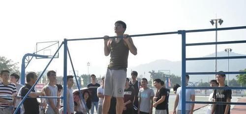 背部|做引体向上很困难?是因为你没掌握技巧,教你如何攻克它!