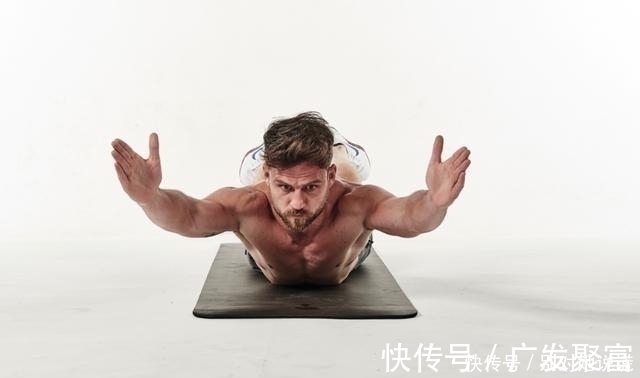 地面|10个动作从每个角度精准燃爆你的腹肌,让你的腹部赘肉无处藏身