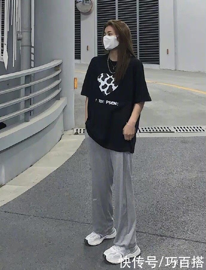 时尚|今年更流行T恤+阔腿裤，简单休闲却很美，值得借鉴