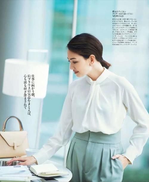 这位40+日本博主穿搭火了！她的穿搭简单不复杂，优雅有魅力