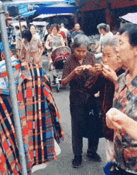 |搞笑GIF:女朋友很漂亮 就是脑子有点不好使