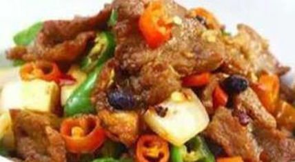 美食:红烧排骨,蘑菇烧肉,青椒炒鸡腿肉,辣椒小炒肉