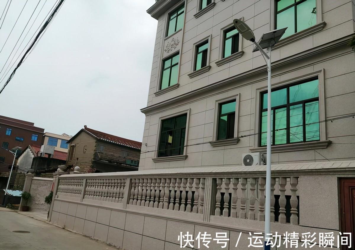 农村|农村怪象:为何现在的自建房外墙不再贴瓷砖,而是选择喷真石漆?
