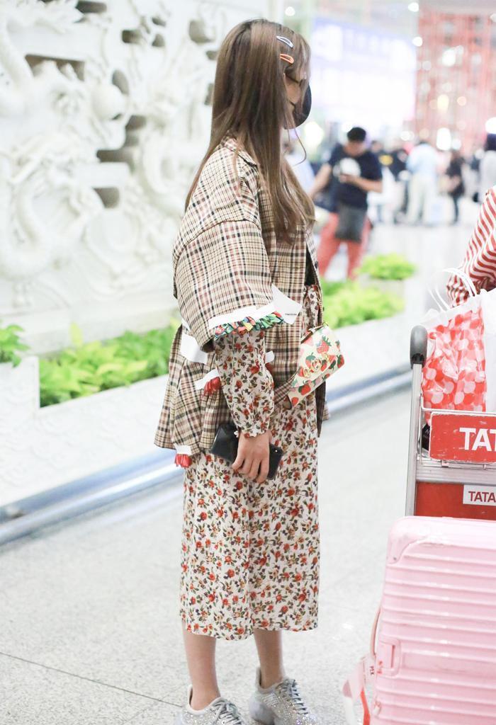 老气 女人一旦过了40岁,这4种搭配尽量少穿!老气又廉价,还容易显胖