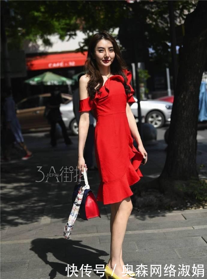 搞定|街拍:好看的红色连衣裙,搞定男神就靠它了!