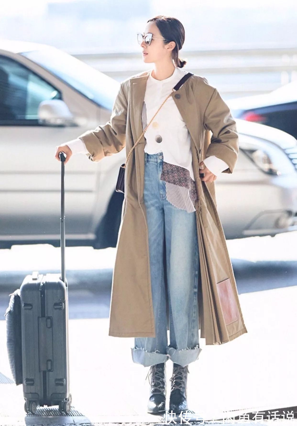 中年女人|个子不高的中年女人,穿大衣尽量别搭阔腿裤,配半裙才优雅又显高