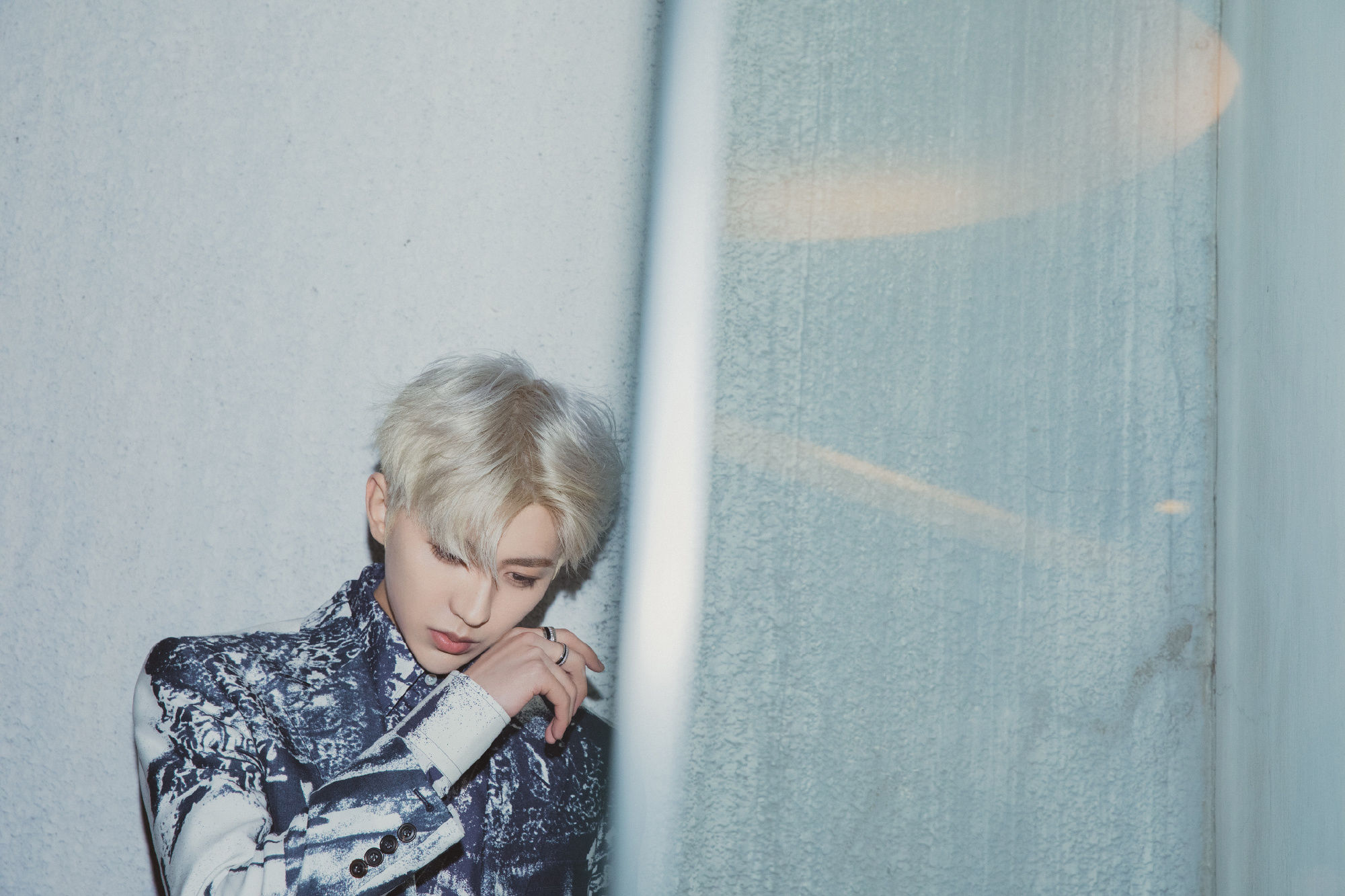 蔡徐坤拒绝捆绑cp？业内曝Lisa《情人》舞台内幕，直言目的明显