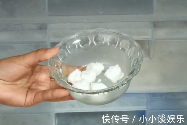 不管衣服多脏多臭,洗衣服时放一颗“它”,搓一搓立马干净如新!