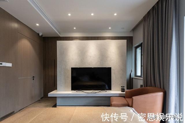 本案|再买房，我一定学她家沙发不靠墙，往前挪0.5米，完工反而实用