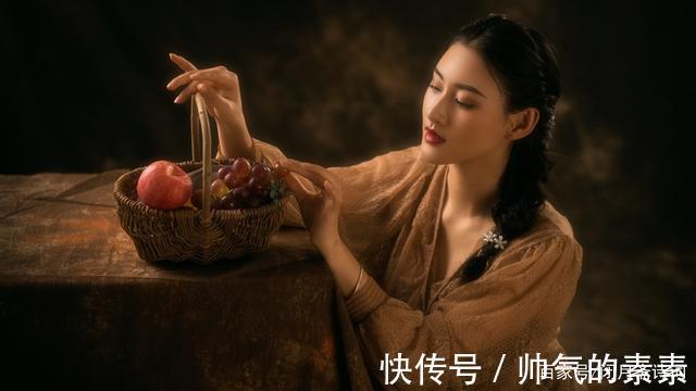 明月含情夜放歌&七绝·十八首丨清风入梦时无影,明月含情夜放歌