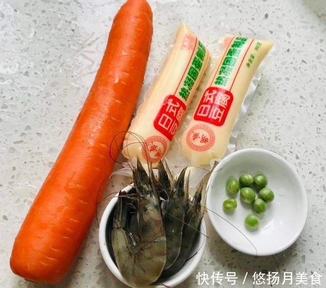 香嫩的日本豆腐蒸虾仁，美味可口！