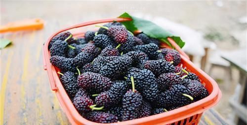 人要长寿,多吃3种食物,养肝护肝,美容养颜,早吃早好