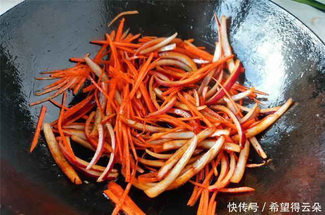 炒面|鸡蛋炒面小技巧,这几步做对了,面条劲道,不粘锅,根根分明清爽