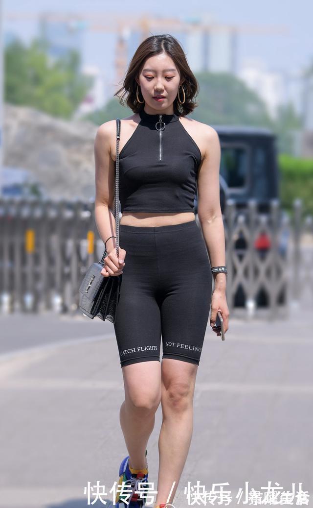 唐顿庄园 黑色性感上衣搭配黑色性感短裤,研究搭配,适合大家的搭配