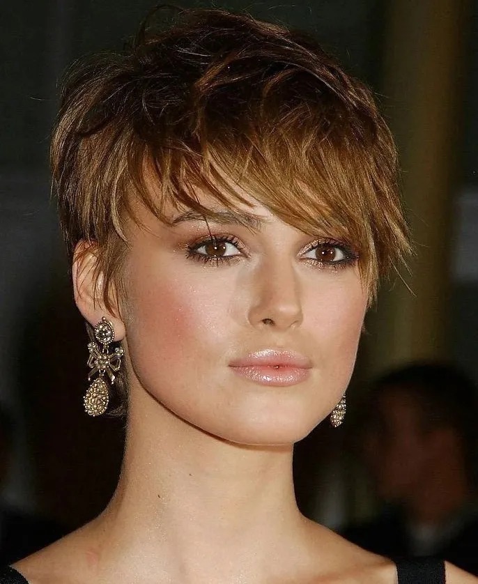 岳晓琳:圆脸、长脸、方形脸分别适合什么样的发型?