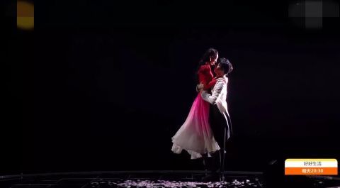 晚會|芒果臺購物晚會一團糟，哥哥姐姐油膩大比拼，亂跳亂唱好尷尬