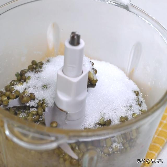 大米也能做月饼不仅低糖低脂,而且香味十足,女生多吃也不怕胖