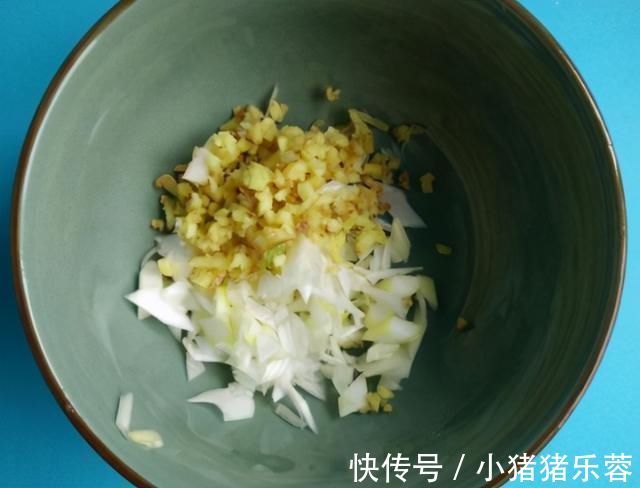 炸丸子|炸肉丸怎样做外酥里嫩?牢记“2放2不放”,肉丸香又脆,不发硬