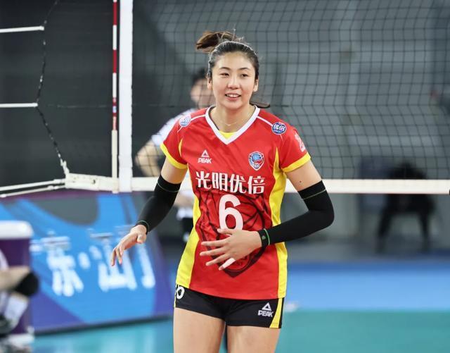 郎平|女排扣高3米27猛将杀回来!单场4个拦网霸气十足,郎平没看错人