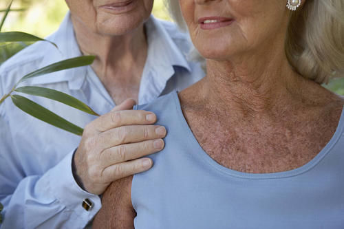 肝脏疾病|肩膀疼就是肩周炎？警惕是这3种疾病导致，很多人都忽略了