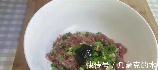 白萝卜|萝卜馅饼最好吃的做法,不破皮不露馅,柔软筋道,孩子每次抢着吃!