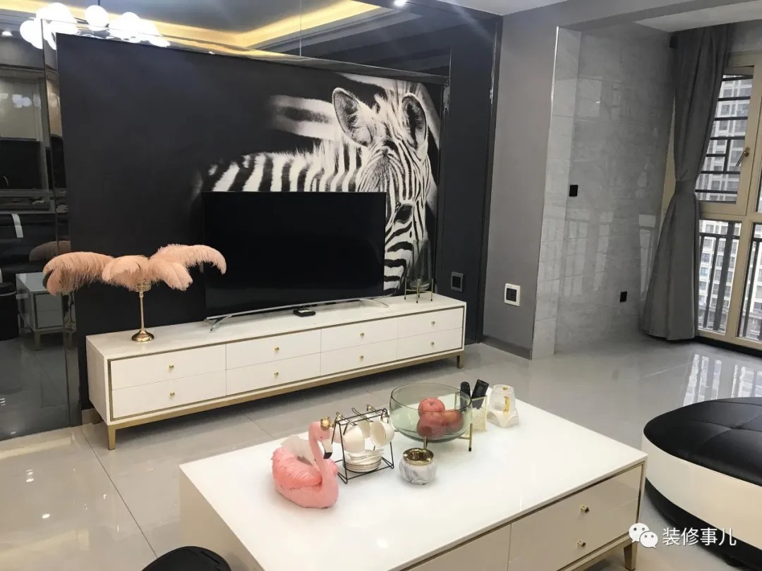 弧形|闺蜜婚房真个性,独单也有轻奢范儿,浴室双间设计你肯定没见过