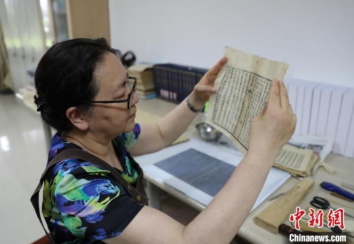 传承|传承！宁夏女“郎中”坚持40年为古籍“续命”