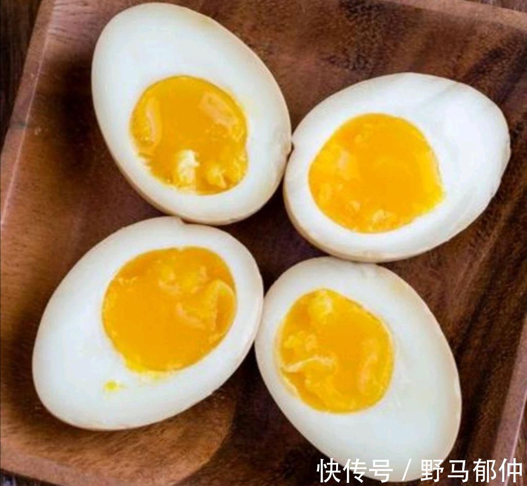 鸡蛋|血脂偏高的人,每天吃鸡蛋会加速血管堵塞吗?鸡蛋能不能天天吃?