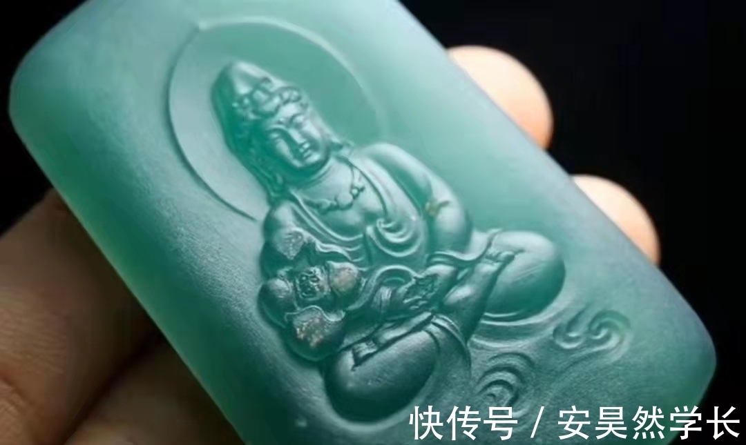 题材!雕刻师傅在翡翠题材上缺乏创新勇气,您觉得会是什么原因呢?