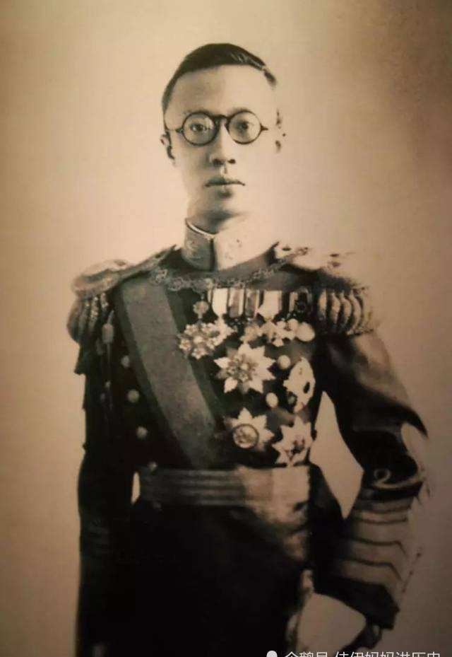 溥仪|溥仪与胡适的第一次见面时在皇宫里,溥仪还是皇帝,说了啥?