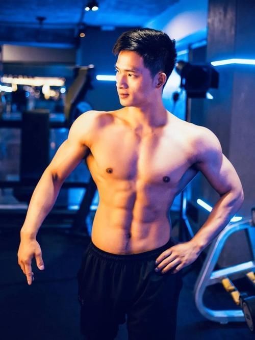 大帅哥|26岁小鲜肉练成肌肉型男,8块腹肌大胸肌,是否让你心花怒放?