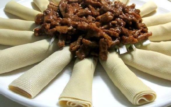 健康|豆腐皮不要炒着吃,换另一种“做法”,让你2碗饭都不够吃!