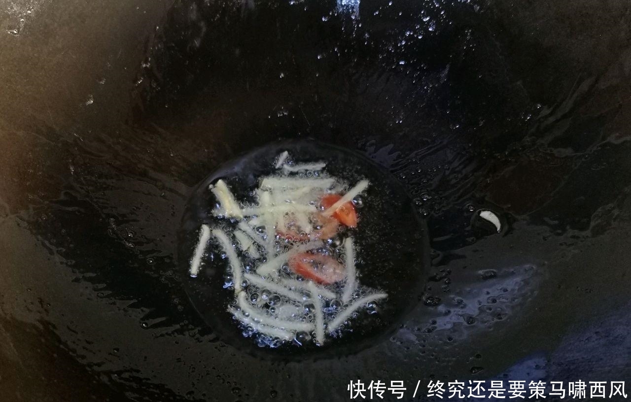 春天吃这道菜正当时,鲜味无比,营养也丰富,男人吃了棒棒滴