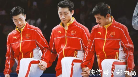 退役|国乒三剑客罕见聚餐!全国冠军已退役,如今大口吃肉喝酒太欢乐
