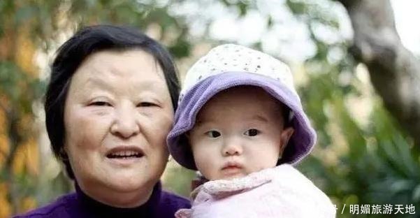宝爸|“可以生二胎，但是我带不动了”，外婆一句话，让宝爸红了脸颊