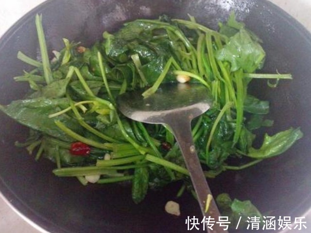 维生素c|秋天到，南瓜俏，吃南瓜1小时内莫吃5物，只会引起肠胃不适