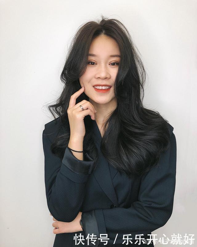 春节发型任你怎么剪,也要试试这21款,蓬松时尚很修饰头型