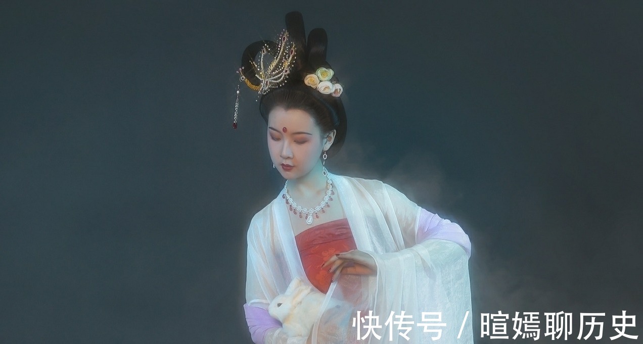 七绝!月·七绝·十首丨思君不忍音尘断,玉兔蟾光两渺茫