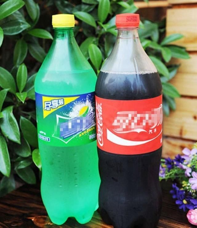 韩国明星到中国旅游，点了一瓶雪碧被吓到，直言：不愧是中国