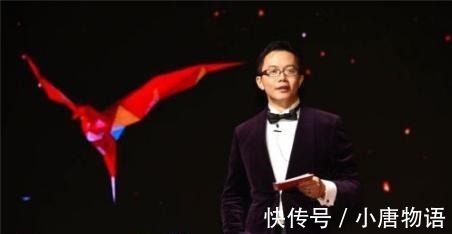 书迷!这个人的小说无人敢拍, 曾被告上法庭, 书迷寄去的刀片“堆成山”!