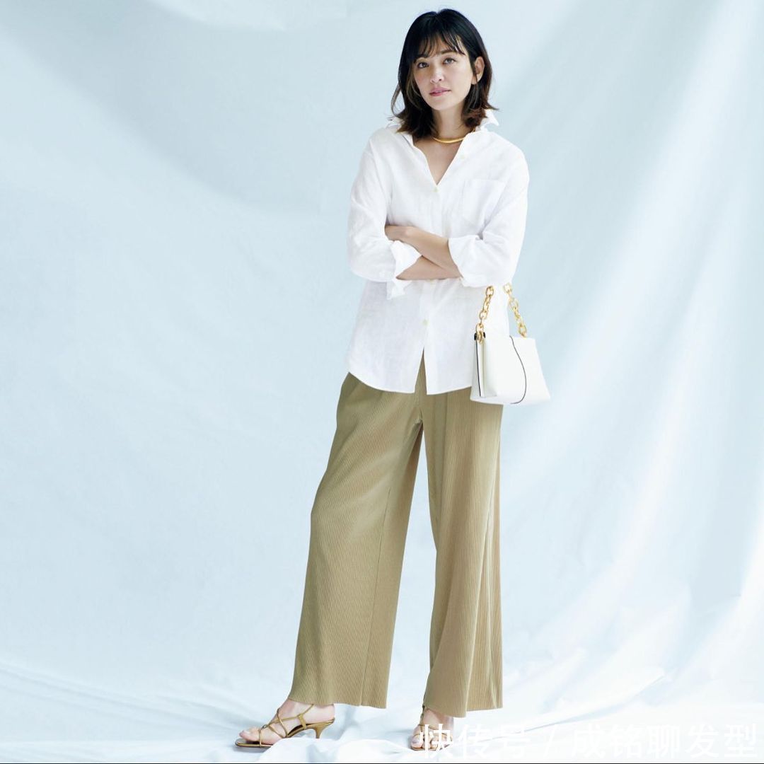穿搭 简单的日系“纯色”穿搭，适合大龄女性的色彩搭配，减龄又显气质