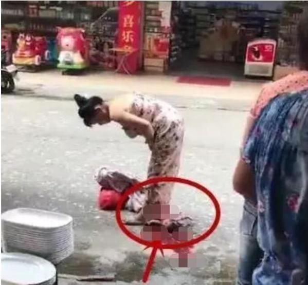 分娩|孕妇买菜路上产子,生产后拎菜抱娃回家,“最强产妇”当之无愧