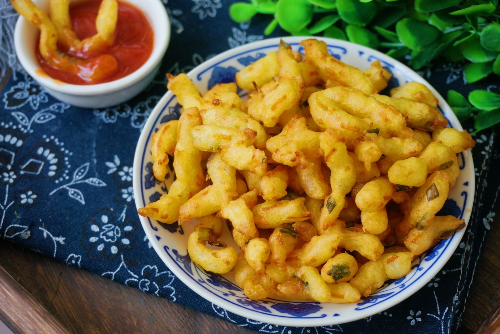 这菜一年四季都便宜,用它做个小吃,酥酥脆脆