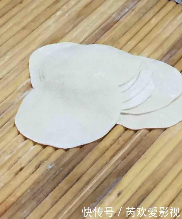 饺子馅|夏季“它”成捆卖,做饺子放一把,一个字鲜!一家老小抢着吃