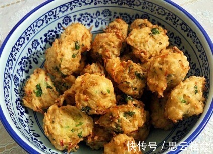 炸萝卜丸子时,面粉不可少,再加这3样,外酥里嫩,天天吃不腻