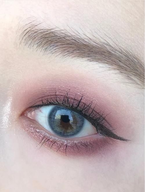 过年怎么能没有一盘趁手的眼影！性价比高颜色也好看，学生党必备