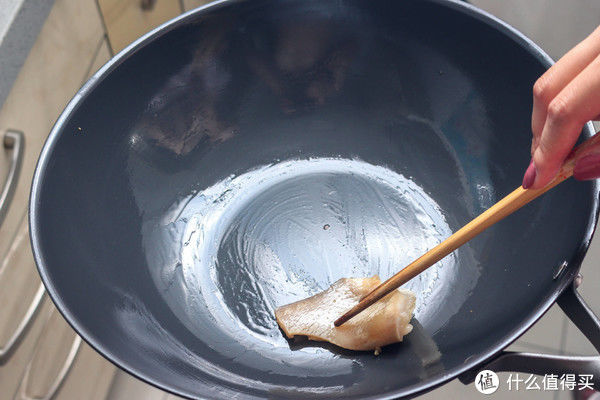 何必选涂层不粘锅！三禾窒氮轻铁锅健康好用不粘锅